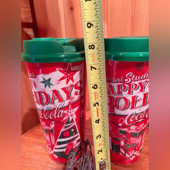 Set of Universal Studios Christmas Santa
Souvenir CocaCola plastic Refill Cup - Picture 7 of 8
